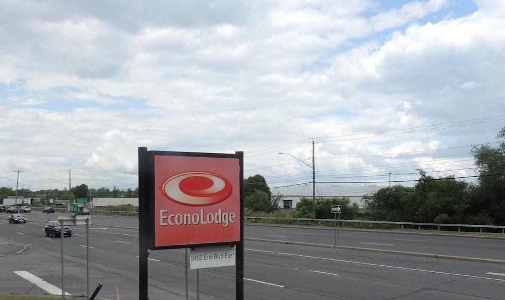 Econo Lodge Dewitt I-90 Exterior photo