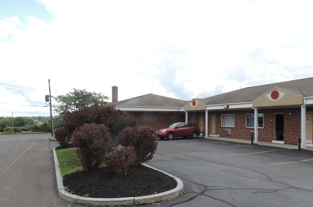 Econo Lodge Dewitt I-90 Exterior photo