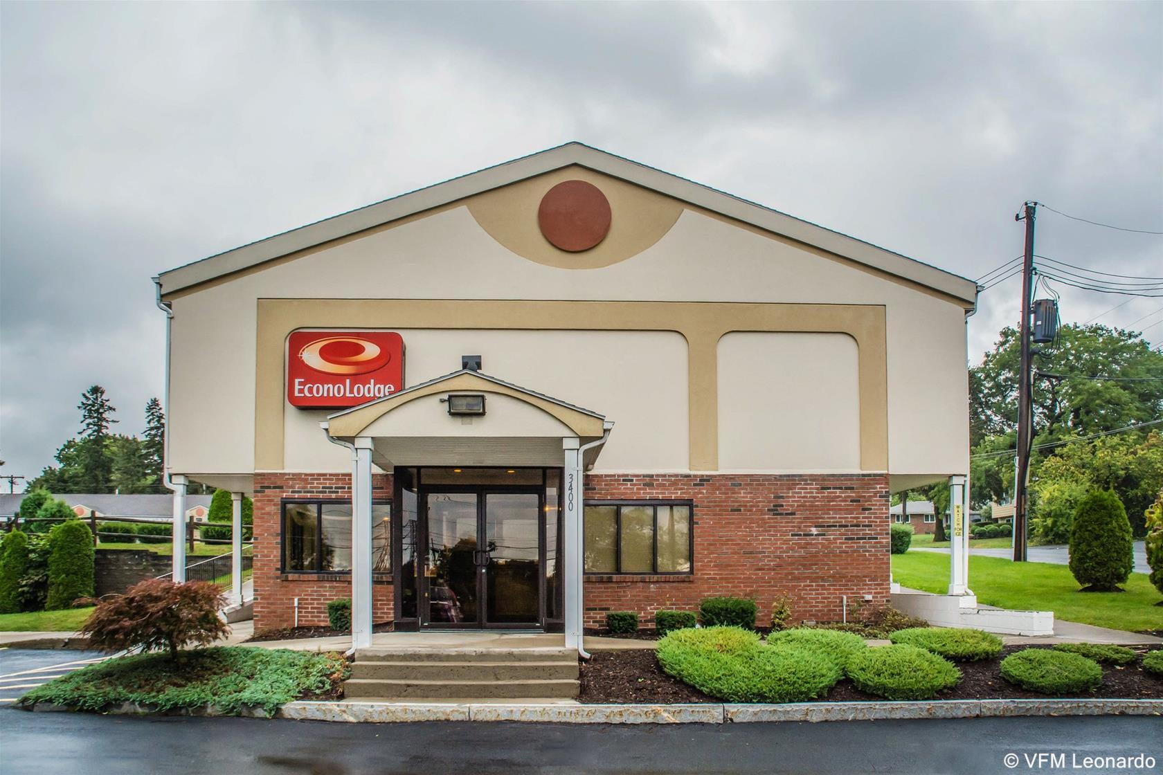 Econo Lodge Dewitt I-90 Exterior photo